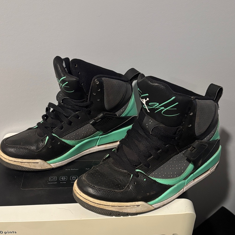 Nike Black and Green Women's Shoes